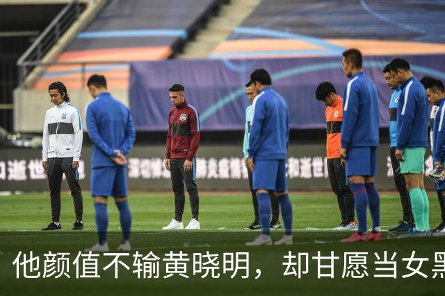 他颜值不输黄晓明，却甘愿当女黑老大的男宠，如今出狱活成了这样